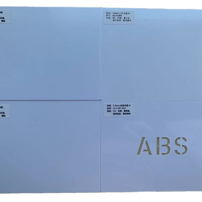 المواد البيئية الصفحة البلاستيكية ABS المعتمدة ISO9001 مع سمك مخصص للحفر وتشكيل الفراغ