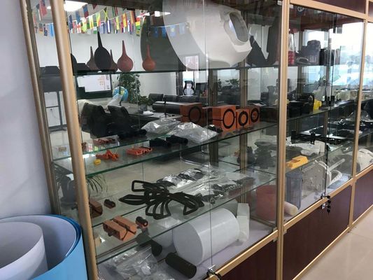 المنتجات البلاستيكية المخصصة المصنوعة باستخدام تقنية التلميع / تقنية صياغة حقن النسيج P20/718/738/NAK80/S136 مواد القالب