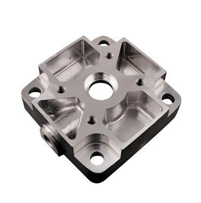 صناعة السيارات المنتجات البلاستيكية القالب المصنوع من P20/718/738/NAK80/S136 لآلات صناعة الدبابات بالحقن من الألومنيوم الملمع